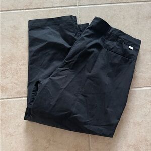 Nike Sportswear Style Essentials
Men's Unlined Cropped Pants
